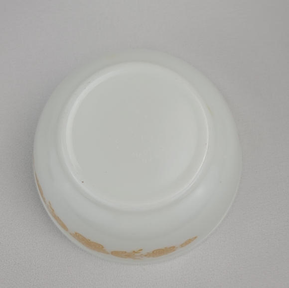 Vtg Pyrex 402 Butterfly Gold Cinderella Bowl - Picture 7 of 12